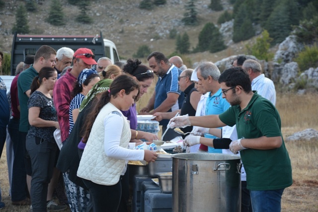 Akçaeniş'te Bayram Coşkusu