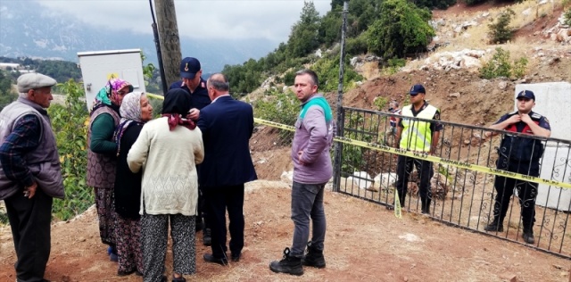 Kumluca'da toprak kayması sonucu 1 kişi öldü, 1 kişi yaralandı