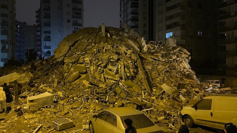 AA-20230206-30183471-30183468-KAHRAMANMARASTA_74_BUYUKLUGUNDE_DEPREM_MEYDANA_GELDI