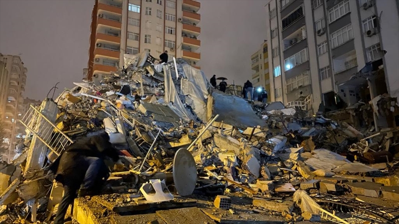 AA-20230206-30183471-30183469-KAHRAMANMARASTA_74_BUYUKLUGUNDE_DEPREM_MEYDANA_GELDI