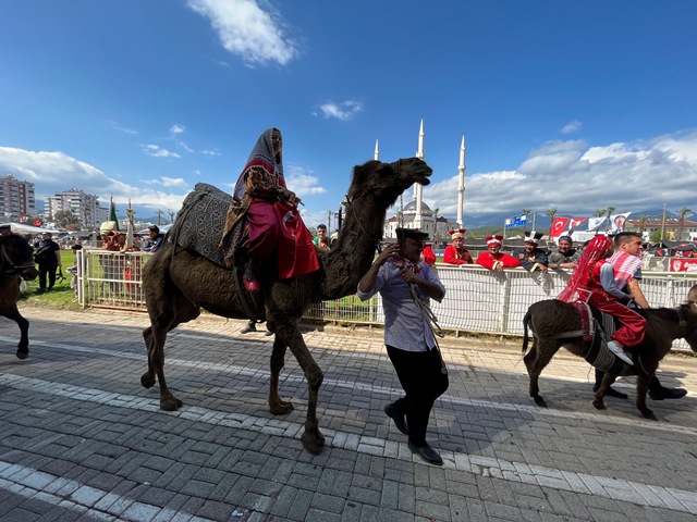 24. Tarım ve Seracılık Festivali kapsamında "Yörük göçü" etkinliği yapıldı
