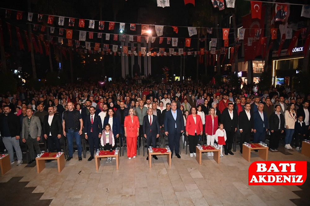 Cumhuri̇yet Bayrami Kumluca’da Coşkuyla Kutlandi (1)