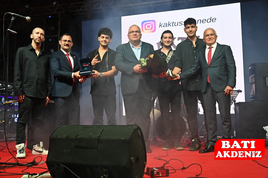 Cumhuri̇yet Bayrami Kumluca’da Coşkuyla Kutlandi (8)