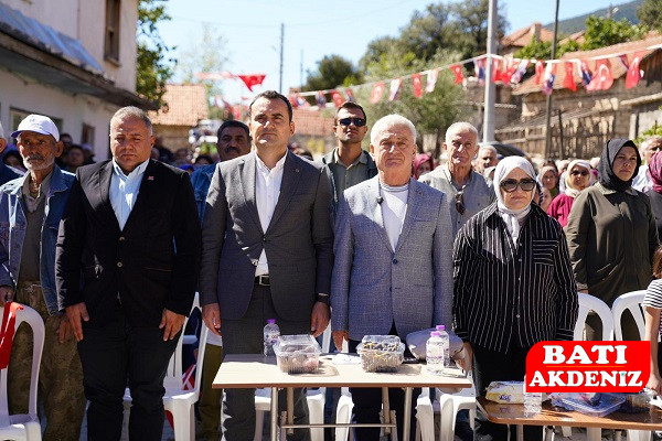 Yazır'da Üzüm Şenliği Coşkusu (1)