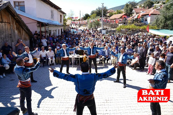 Yazır'da Üzüm Şenliği Coşkusu (3)