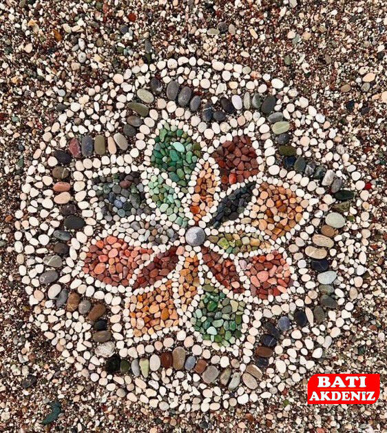 Mandala Taş Çiçek