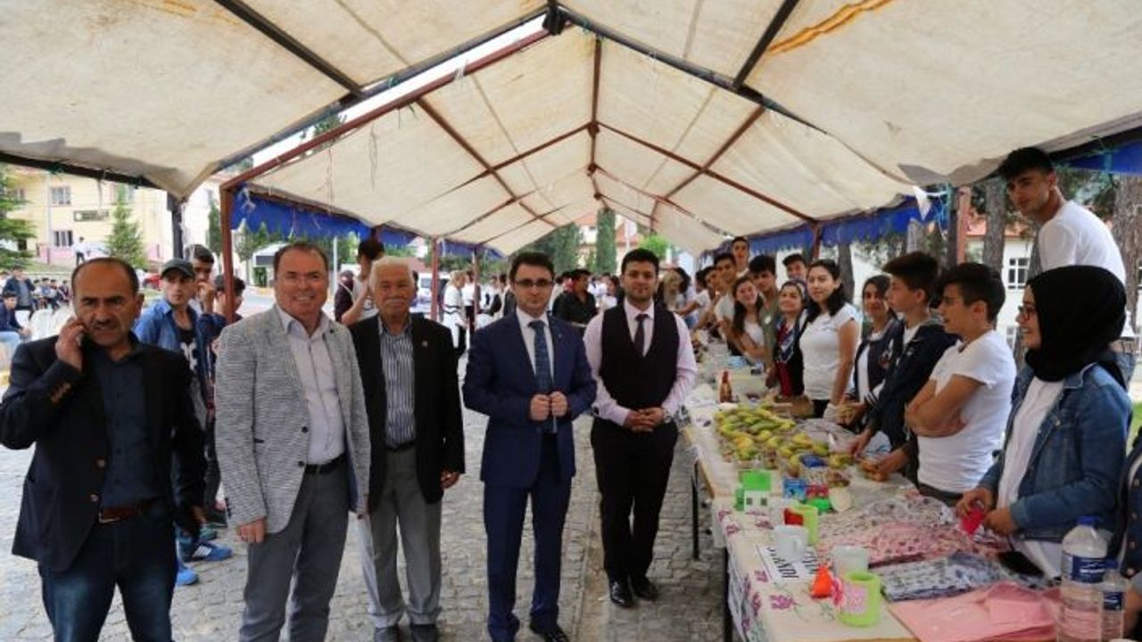 Akseki Anadolu Lisesi bahar şenliği ve kermes düzenledi