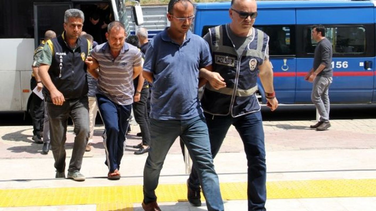 Alanya’daki fuhuş operasyonunda gözaltına alınan 14 şüpheli adliyede