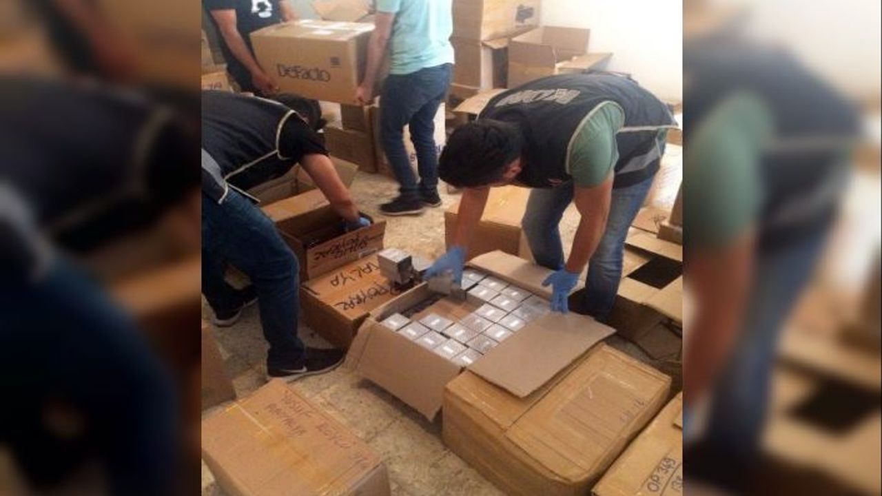 Antalya’da 12 bin 245 şişe kaçak parfüm ele geçirildi