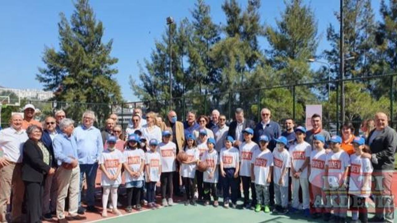 TEGV ve BİDEV İzmir Çiğli Eğitim Parkı Basketbol Sahası’nı yeniledi