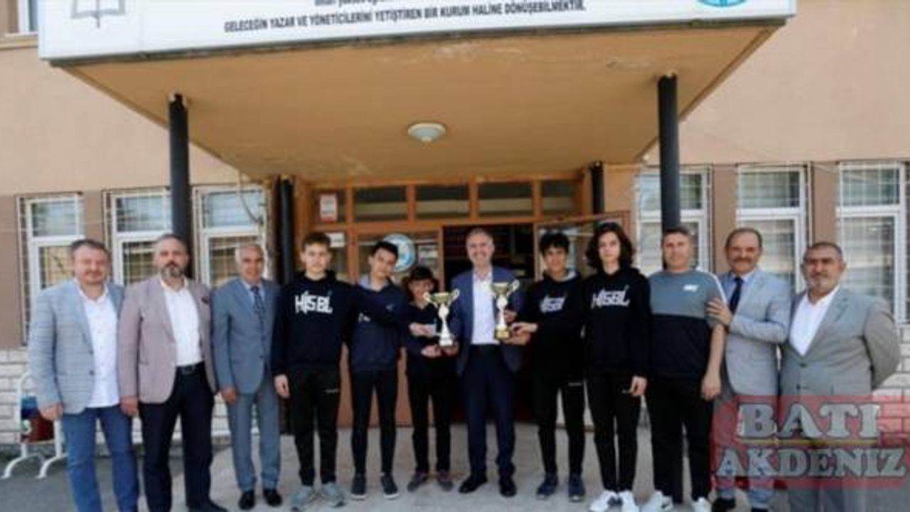 Bursa İnegöl'de Başkan Taban'dan Türkiye şampiyonlarına ziyaret 