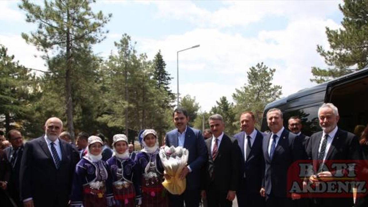 Çevre, Şehircilik ve İklim Değişikliği Bakanı Kurum, Isparta'da ziyaretlerde bulundu