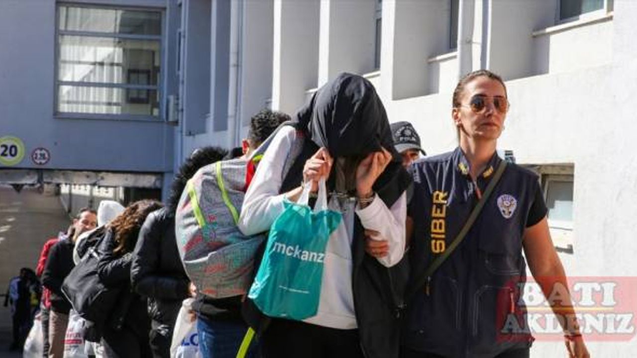 Adana merkezli dolandırıcılık operasyonunda 17 zanlı tutuklandı