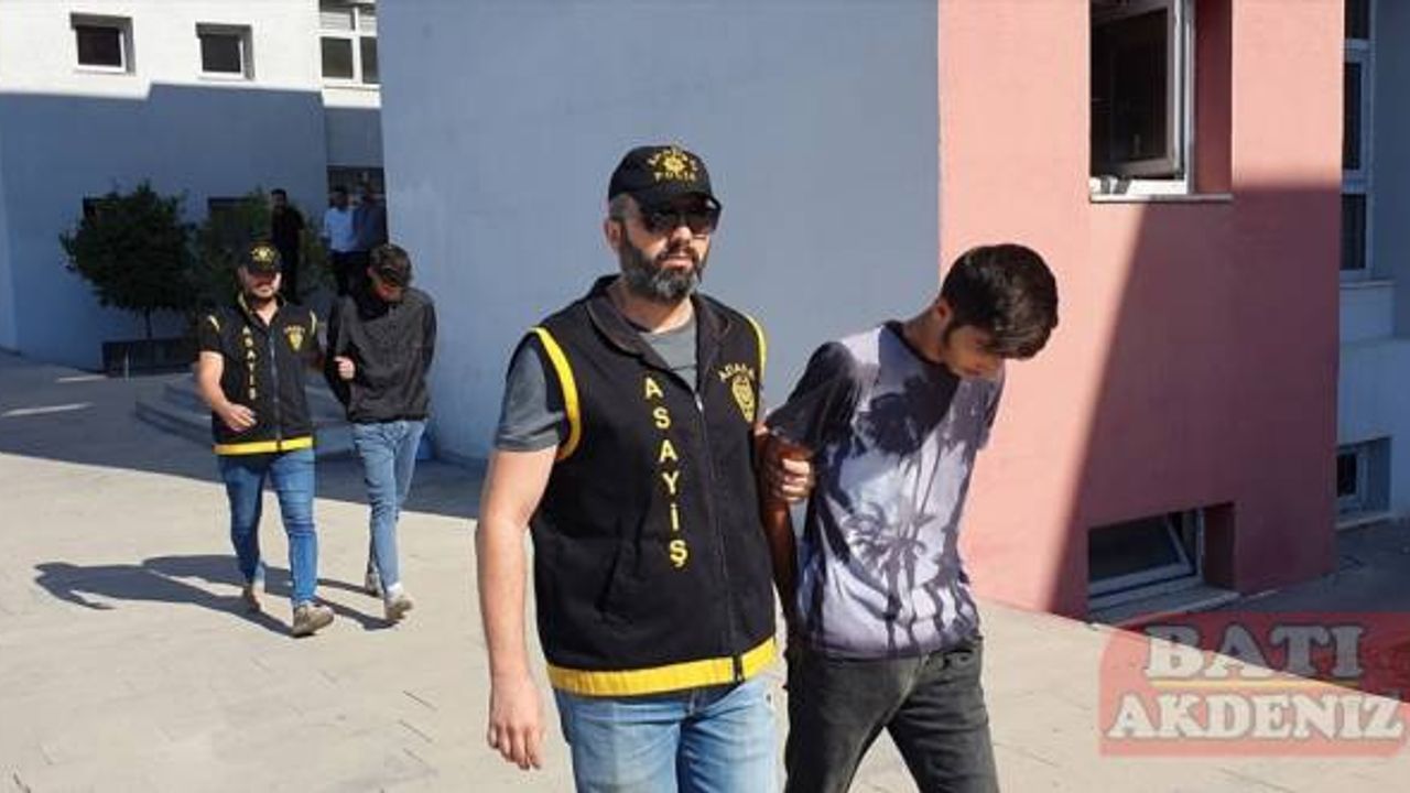 Adana'da 2 kişinin cep telefonunu çalan 2 kapkaç zanlısı tutuklandı