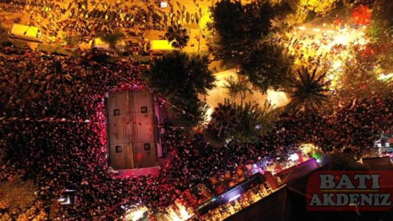 Antalya, Muğla ve Burdur'da Cumhuriyet Bayramı coşkuyla kutlandı