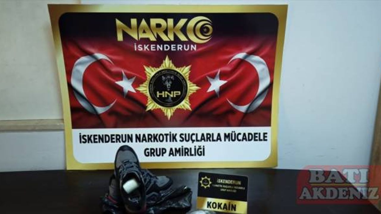 Hatay'da kargoyla gönderilen ayakkabıda 12 gram kokain bulundu