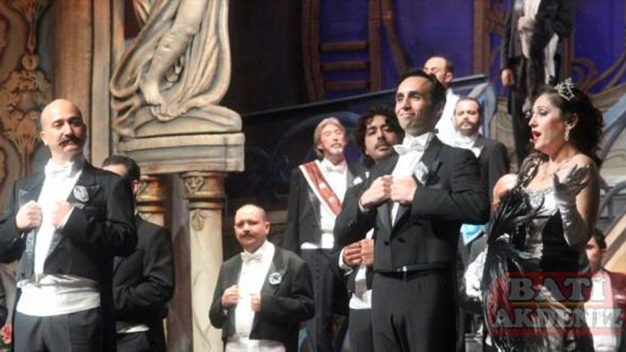 Mersin Devlet Opera ve Balesi, "Şen Dul" operetinin prömiyerini yaptı
