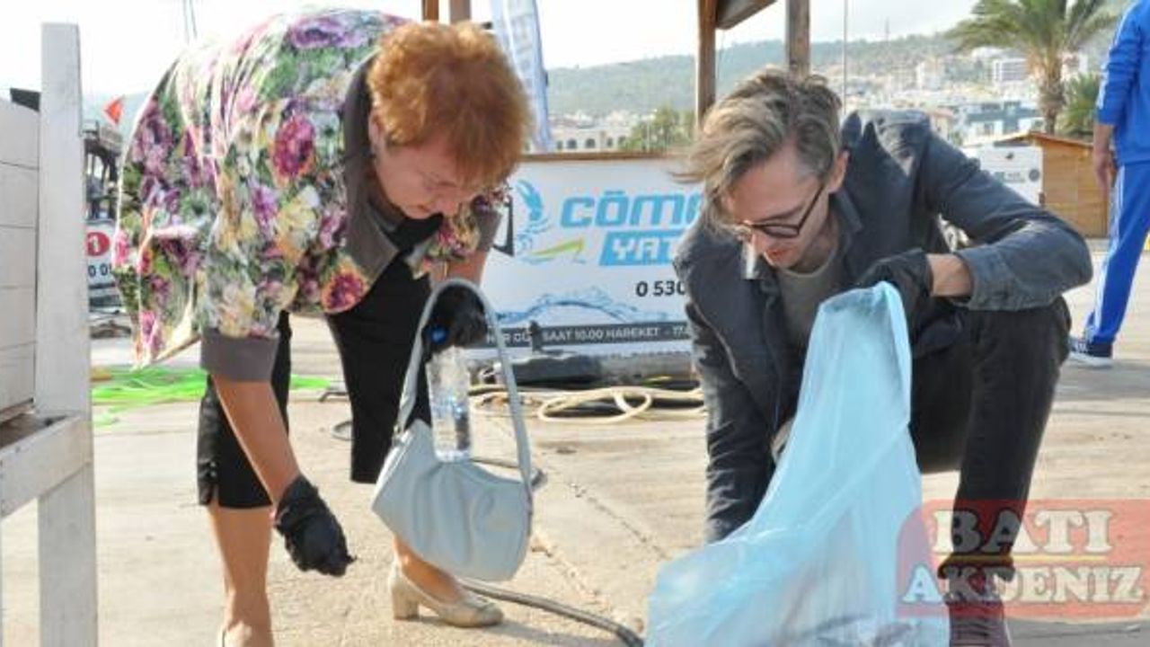 Mersin'de yelken yarışı ve çevre temizliği etkinliği düzenlendi