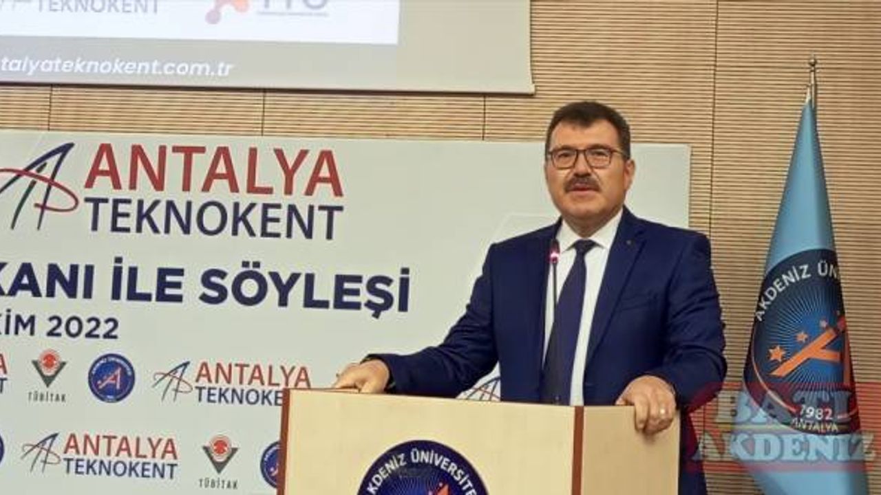 TÜBİTAK Başkanı Mandal, Akdeniz Üniversitesinde öğrencilerle buluştu: