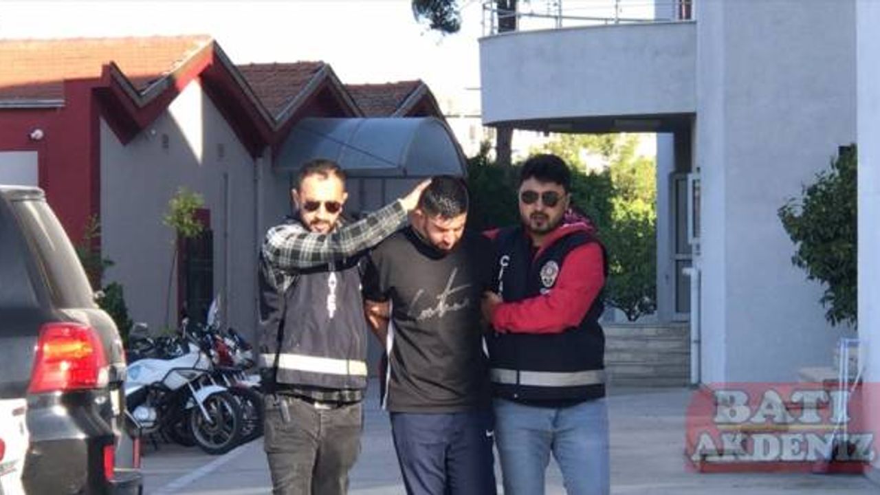 Adana'da babanın öldüğü oğlunun yaralandığı kavganın 3 zanlısından biri tutuklandı