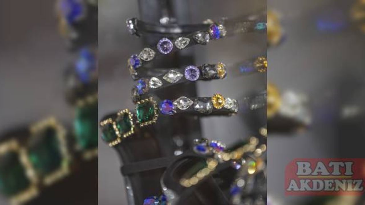 Antalya'da Eksposhoes Ayakkabı Moda Saraciye Fuarı açıldı