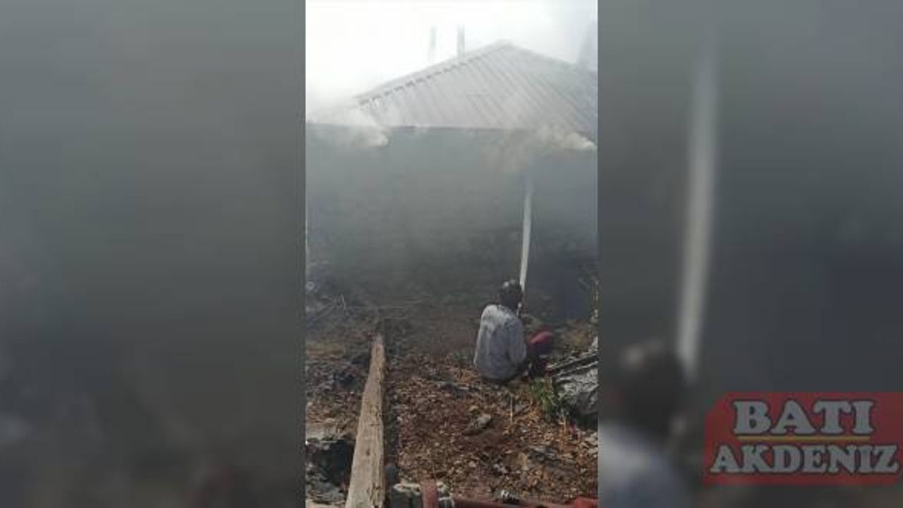 Antalya'da evde çıkan yangında 3 yaşındaki çocuk öldü
