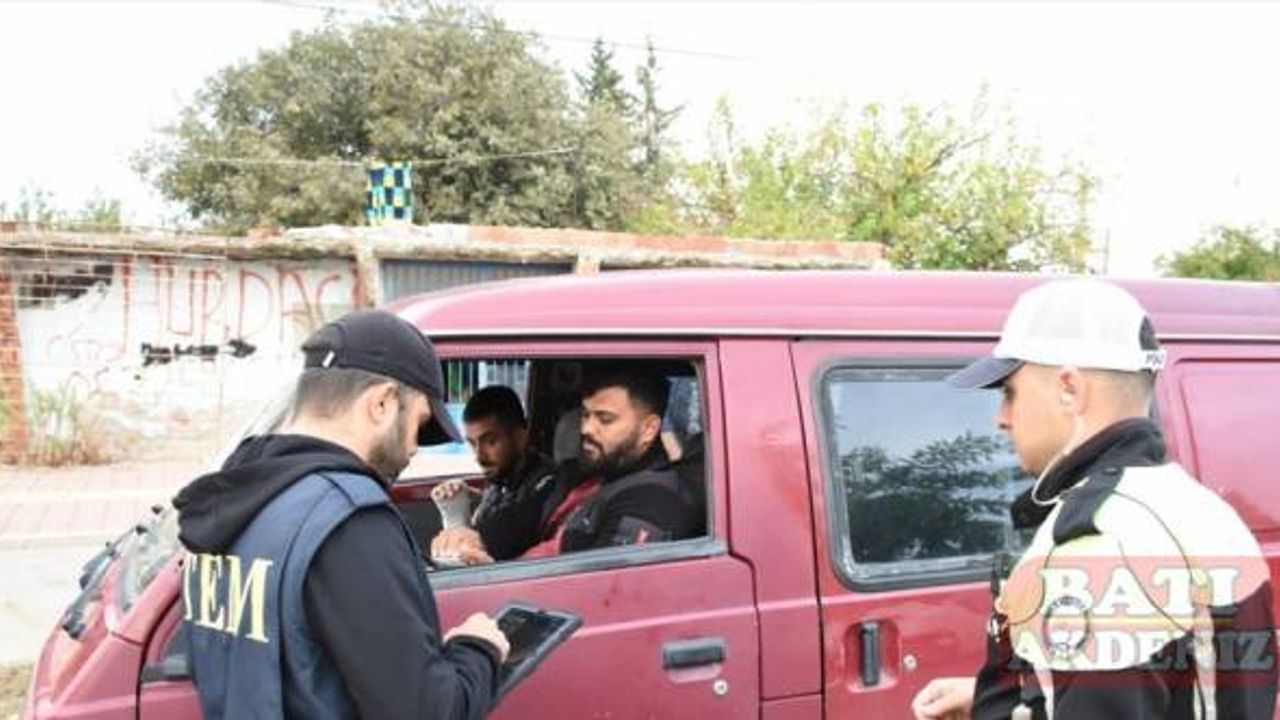 Antalya'da korsan taşımacılık yapan 27 sürücüye ceza uygulandı