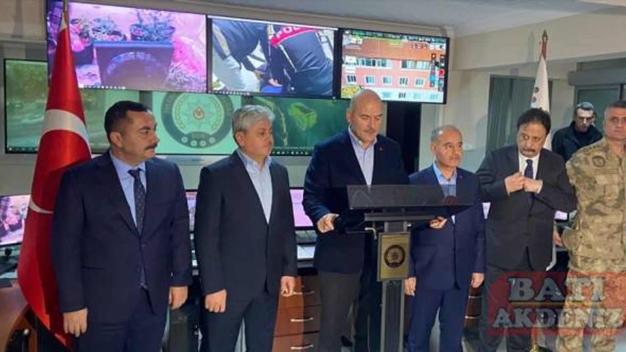 Bakan Soylu, Hatay'da düzenlenen "Kökünü Kurutma Operasyonu"na ilişkin konuştu: (1)