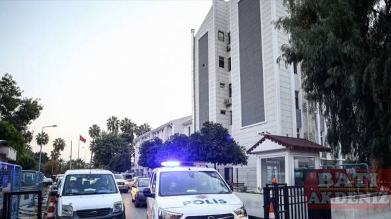 Mersin'de nitelikli dolandırıcılık iddiasıyla 32 şüpheli yakalandı