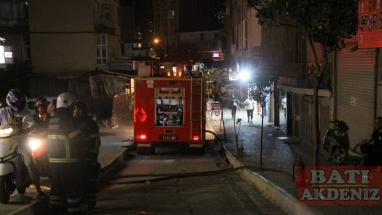 Hatay'da eşi ve 3 çocuğunun bulunduğu evini ateşe veren kişi gözaltına alındı