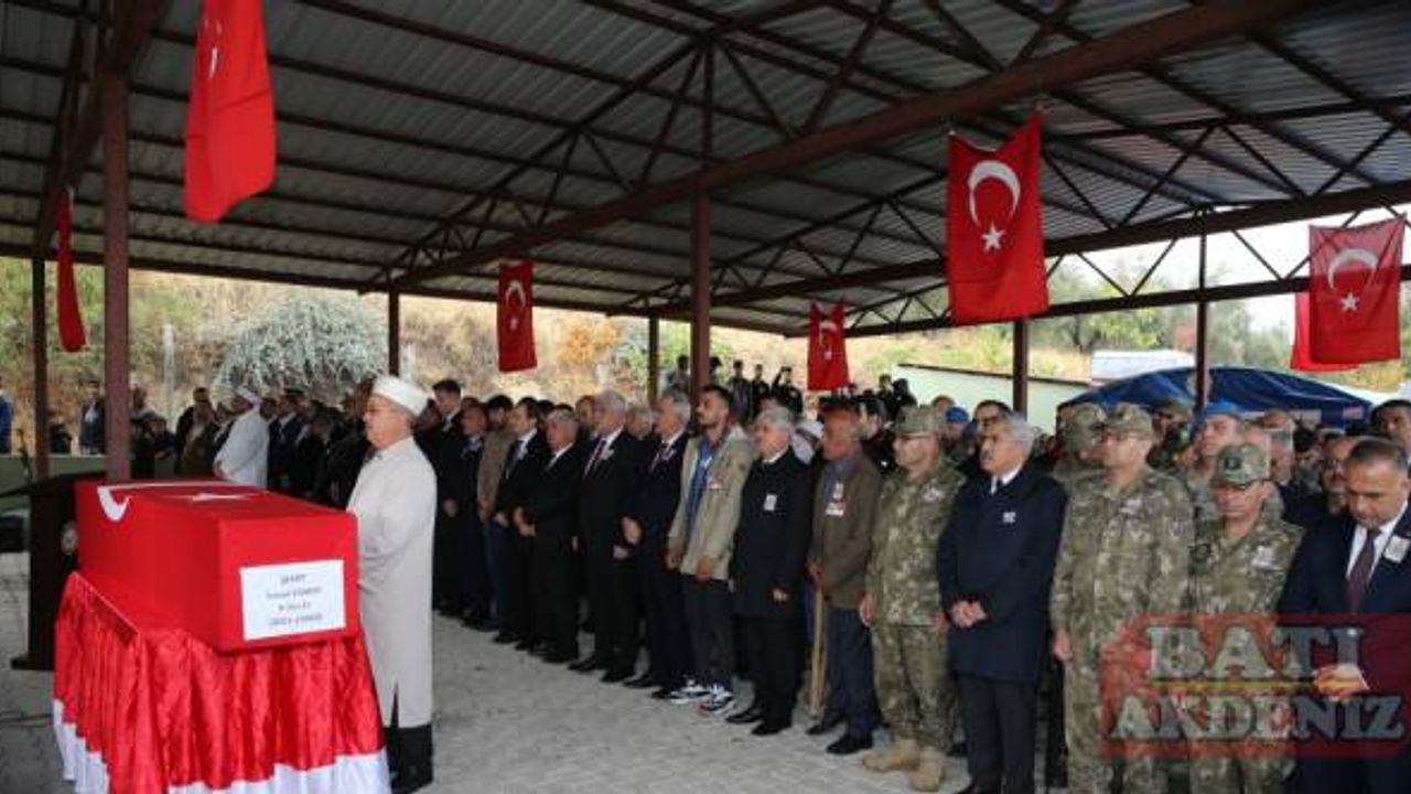 Irak'ın kuzeyinde şehit olan asker, Hatay'da son yolculuğuna uğurlandı