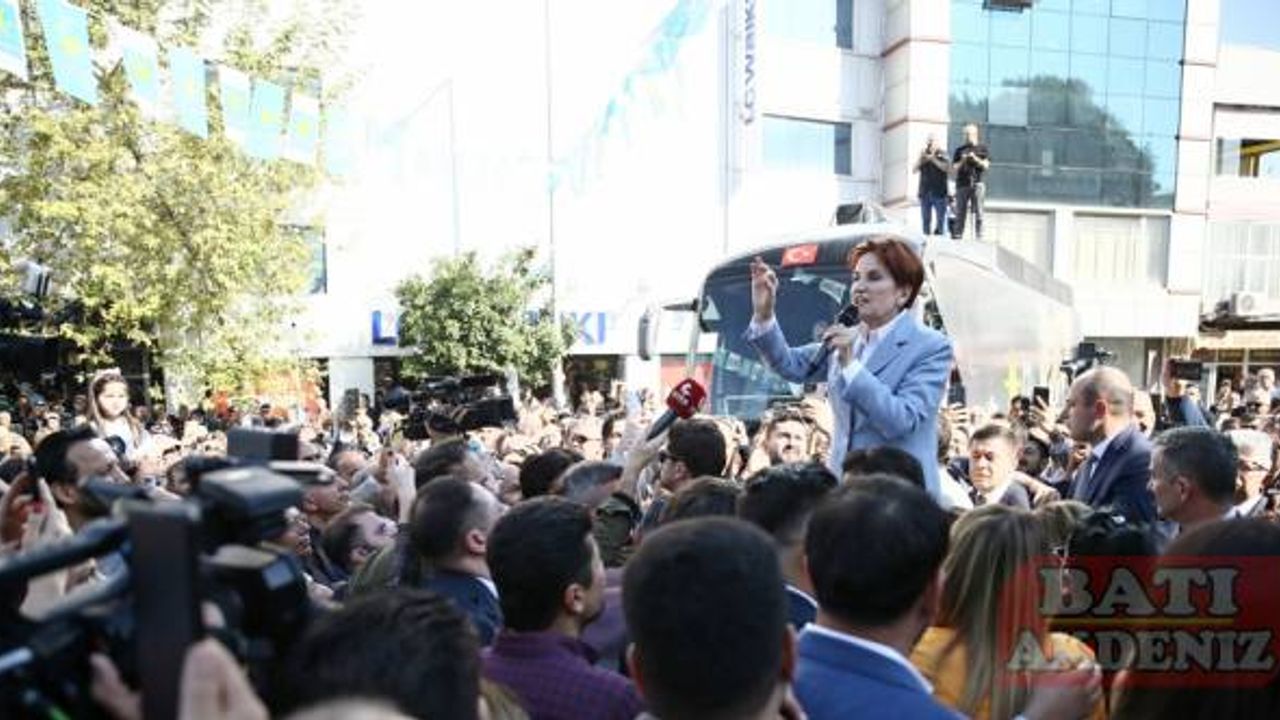 İYİ Parti Genel Başkanı Akşener, Adana'da esnaf ziyaretlerinde bulundu: