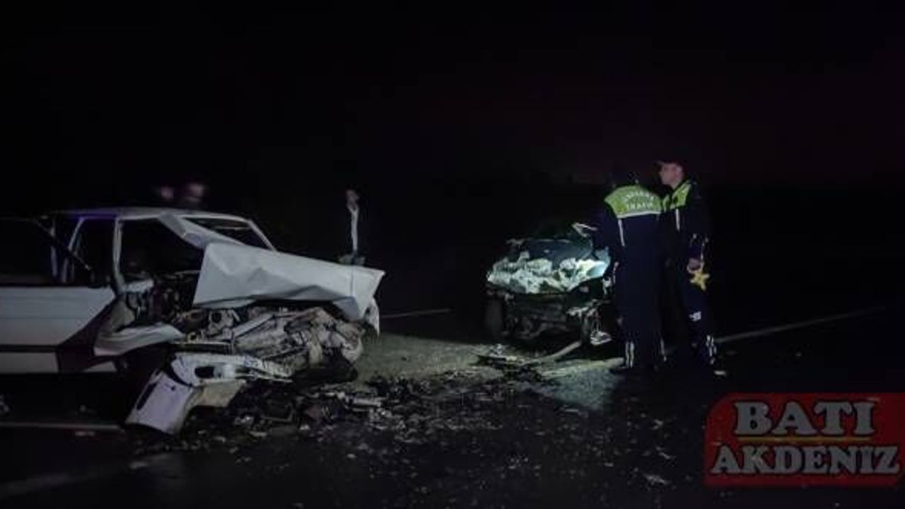 Kahramanmaraş'ta 2 otomobilin çarpıştığı kazada 4 kişi yaralandı