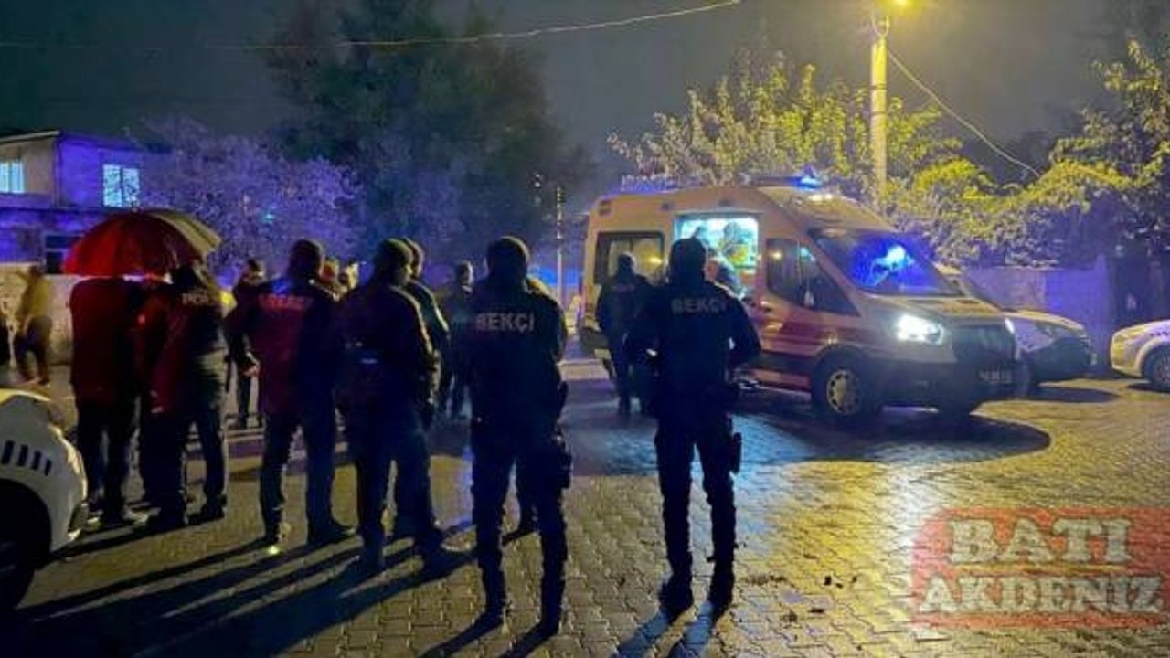 Kahramanmaraş'ta komşu iki aile arasında çıkan silahlı kavgada 7 kişi yaralandı