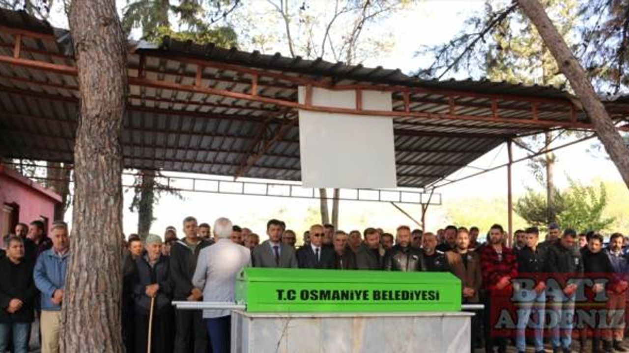 Manisa'daki trafik kazasında yaşamını yitiren taraftarın cenazesi Hatay'da defnedildi