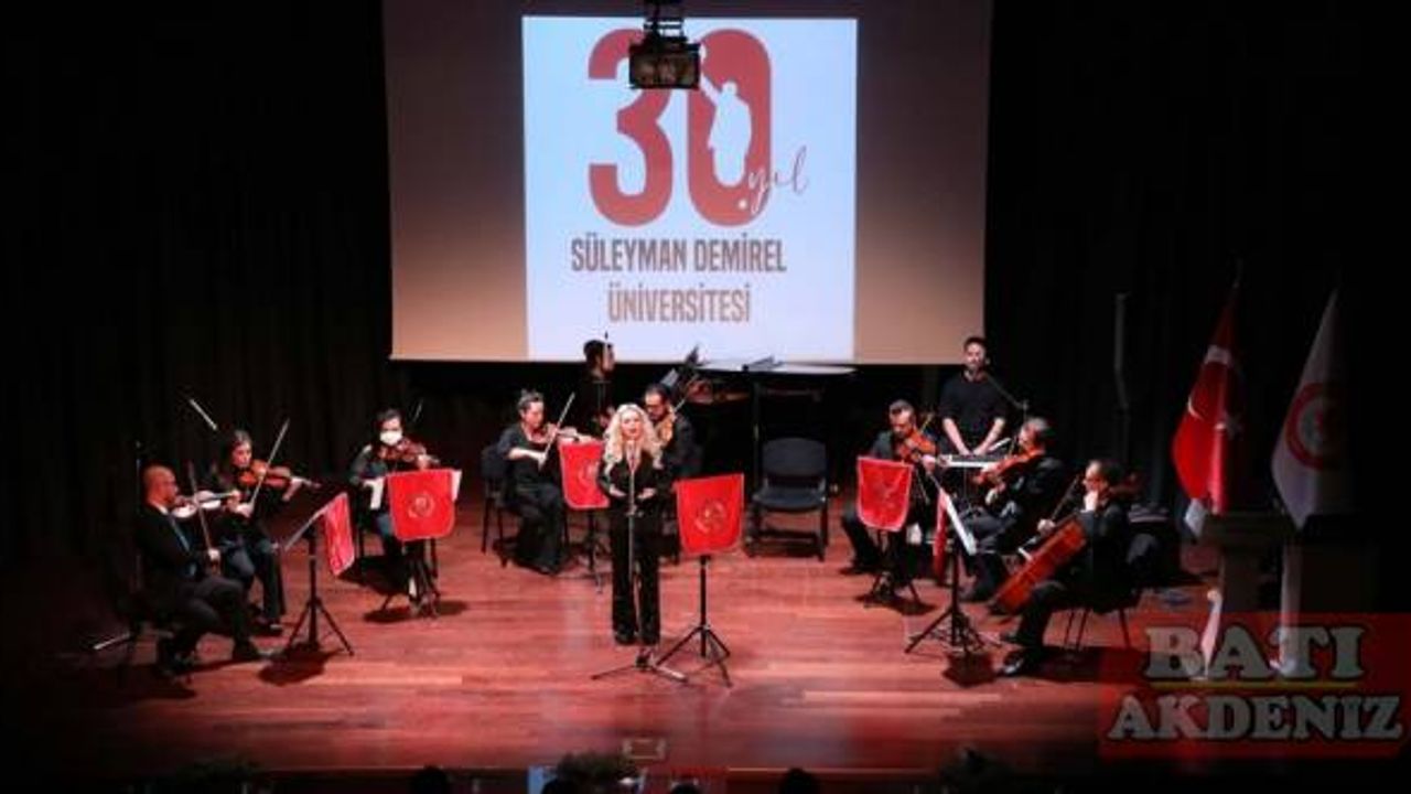 SDÜ'de 9. Cumhurbaşkanı Süleyman Demirel'i anma konseri düzenlendi
