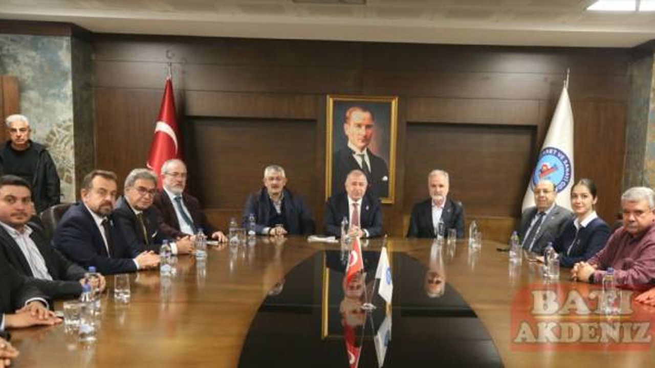 Zafer Partisi Genel Başkanı Özdağ, Hatay'da ziyaretlerde bulundu