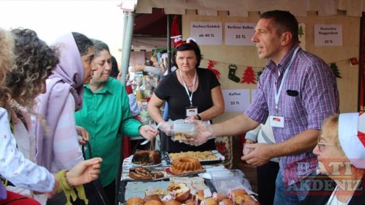 12. Uluslararası Alanya Yeni Yıl Pazarı başladı