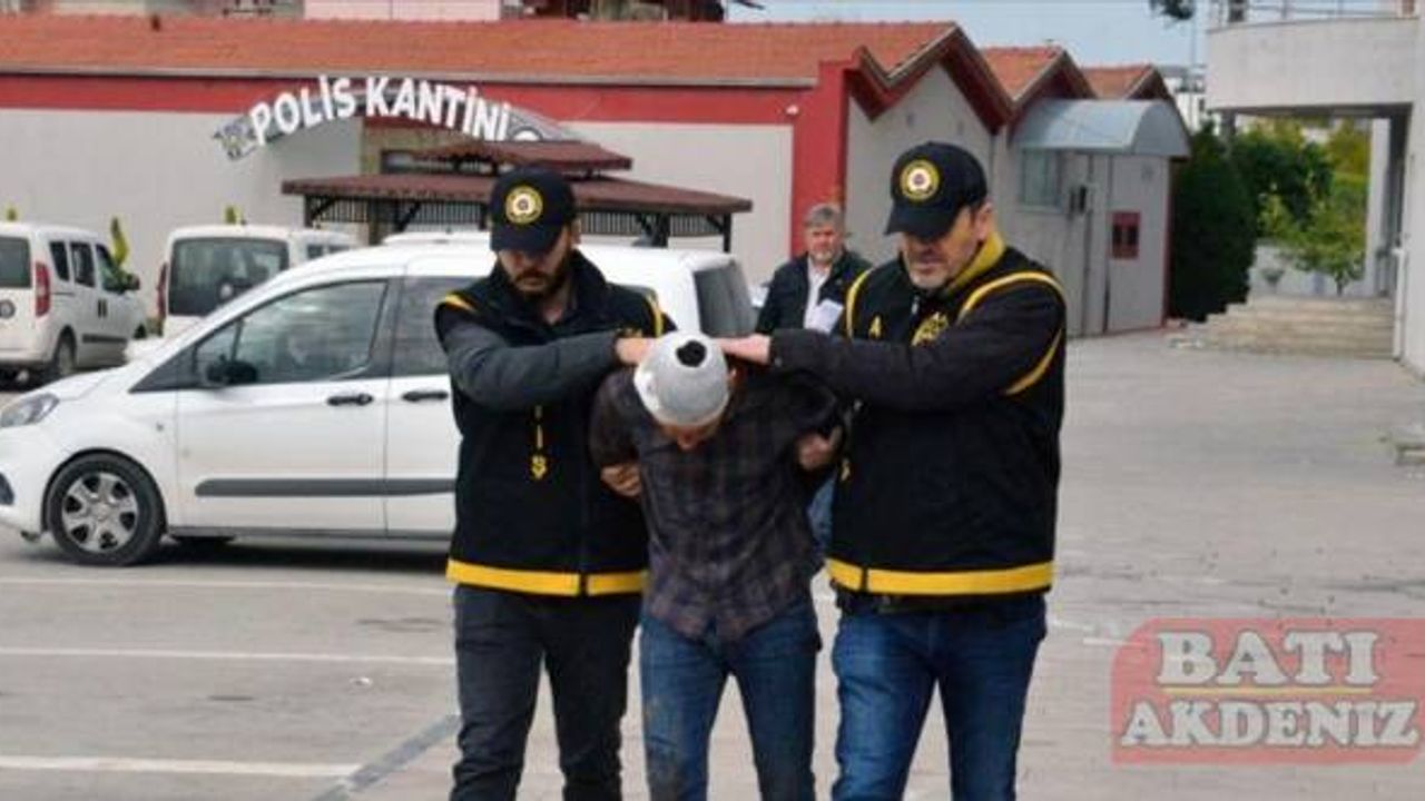 Adana'da boşanma aşamasındaki eşi ve yakınını rehin alan zanlı tutuklandı
