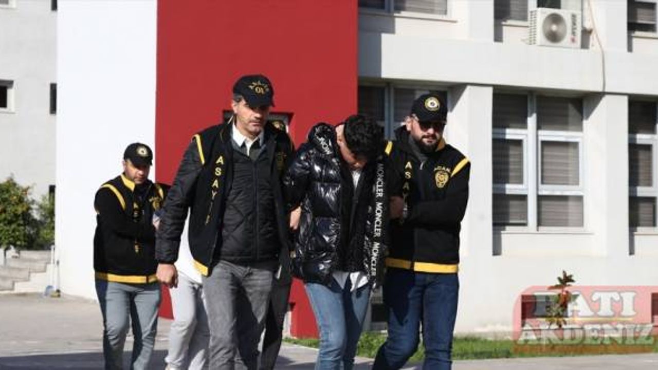 Adana'da gasbettikleri kişiyi otomobilinin bagajına kapatan 2 zanlı tutuklandı