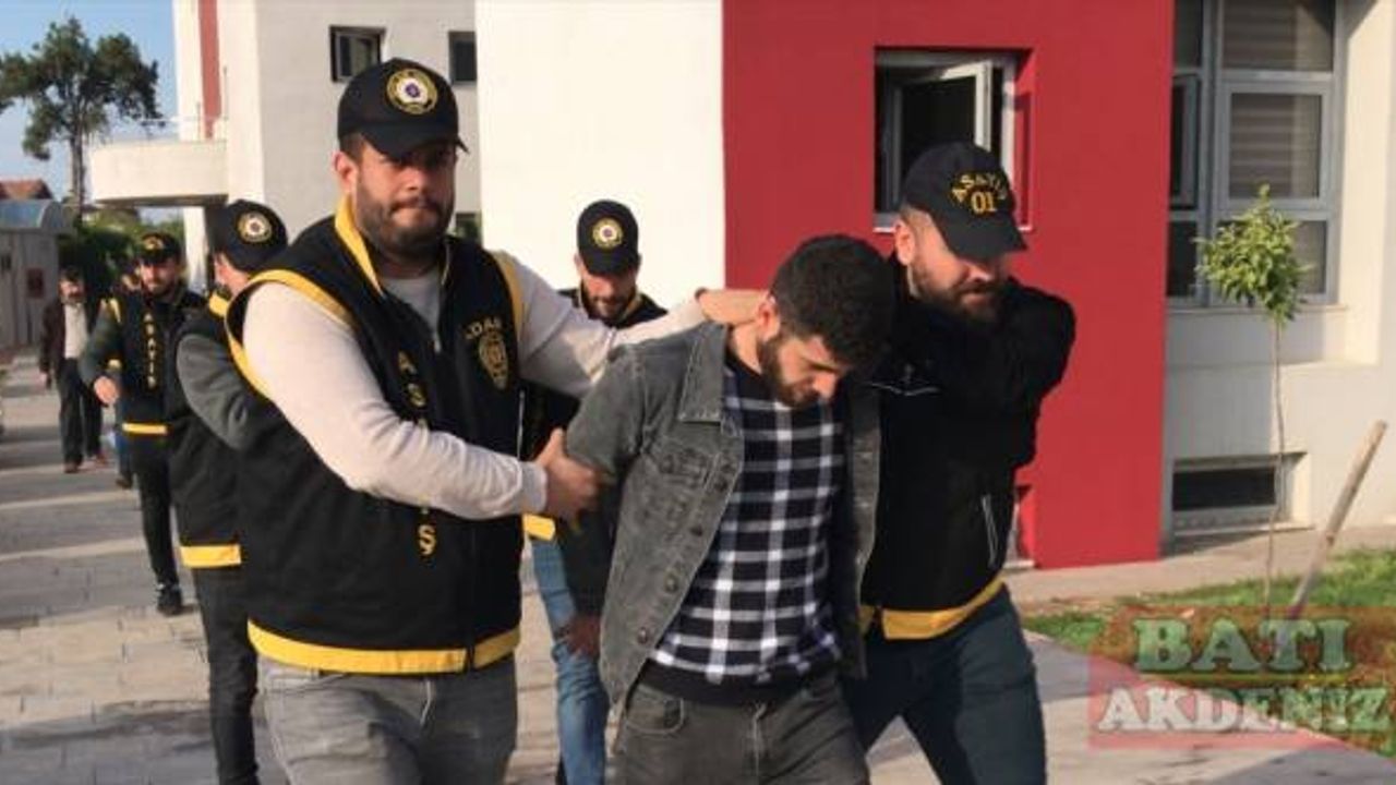 Adana'da iki kardeşin öldüğü silahlı kavganın 4 zanlısından 2'si tutuklandı