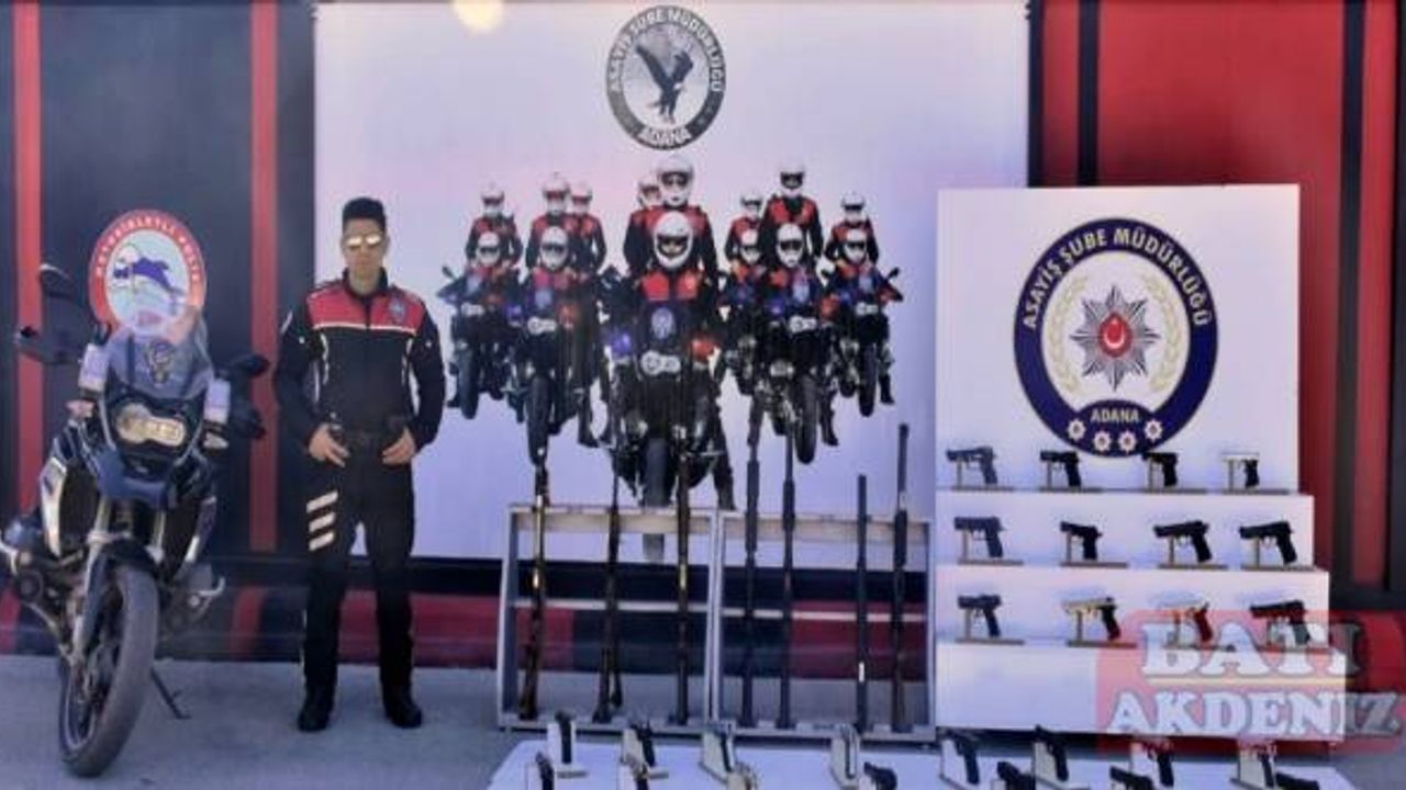 Adana'da polis denetimlerinde 116 ruhsatsız silah ele geçirildi
