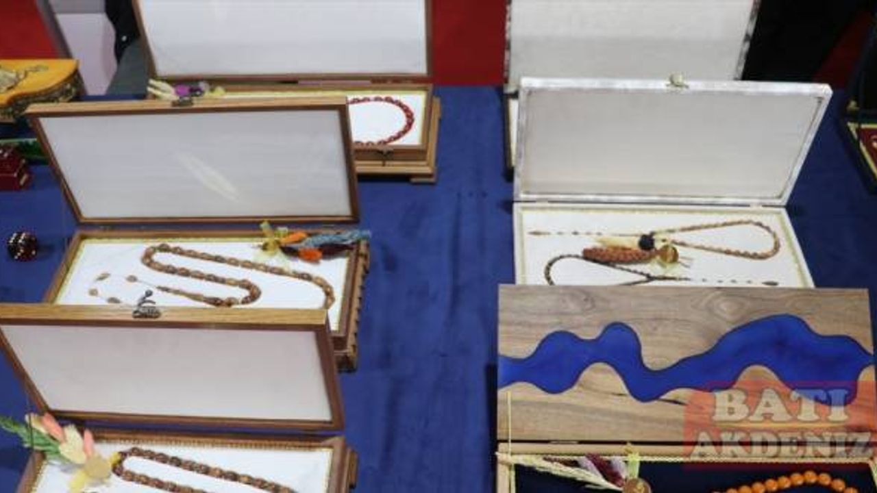 Adana'da "Tesbih ve Doğal Taşlar Fuarı" açıldı