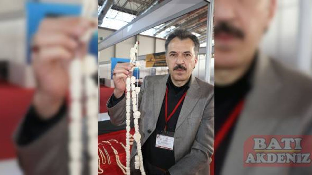Adana'daki "Tesbih ve Doğal Taşlar Fuarı"nın ziyaretçi sayısı 70 bini aştı