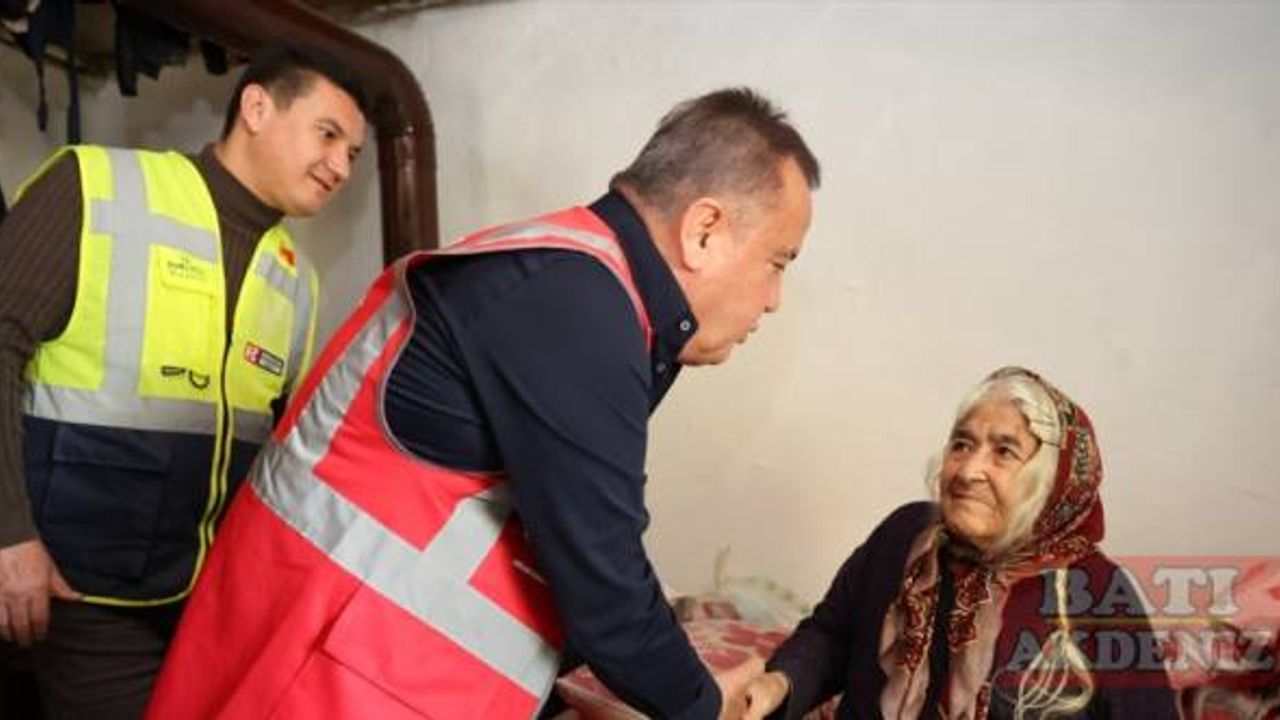 Antalya Büyükşehir Belediyesi, selden zarar gören esnaftan 1 ay su ücreti almayacak