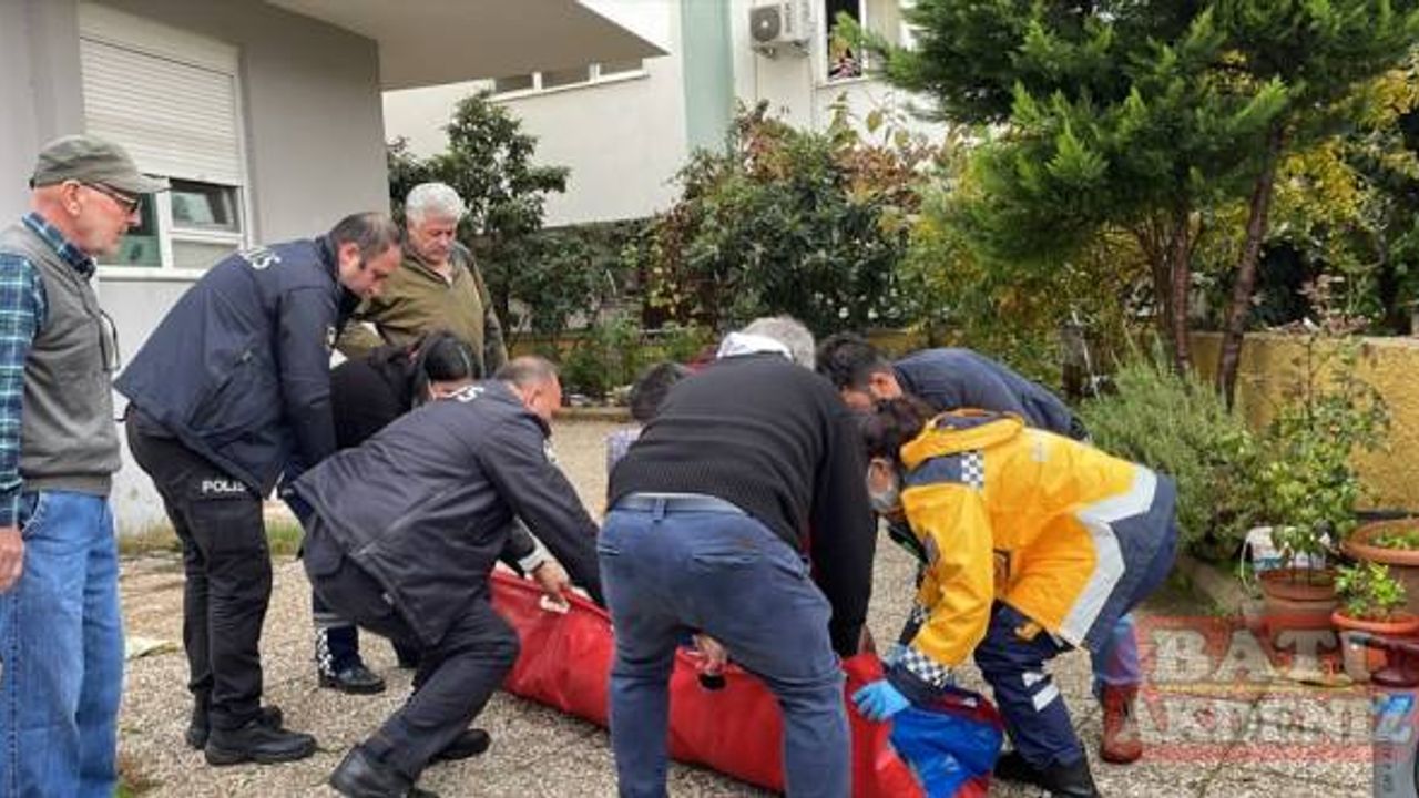 Antalya'da 3'üncü katın balkonundan düşen kadın yaralandı