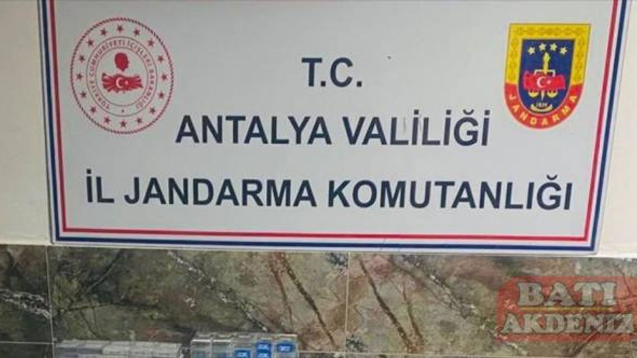 Antalya'da internet üzerinden kaçak sigara ve içki satan kişi yakalandı
