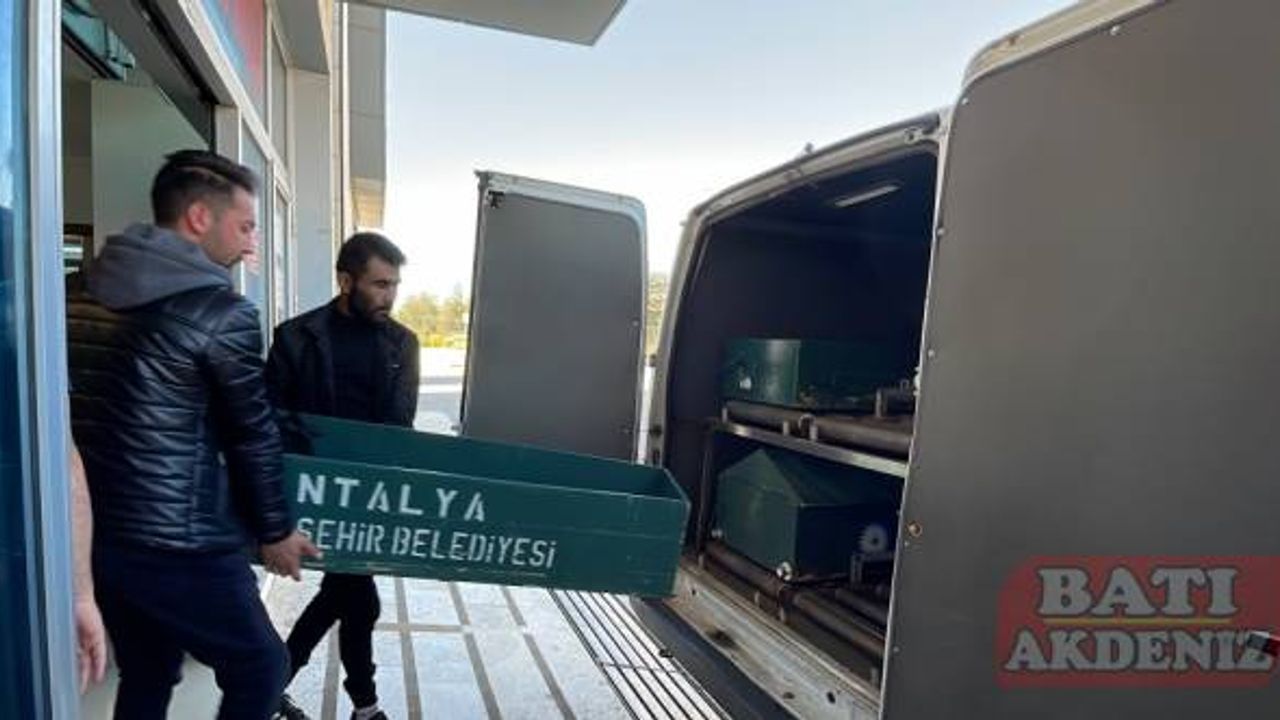 Antalya'da kanala düşen 2 yaşındaki çocuk boğuldu