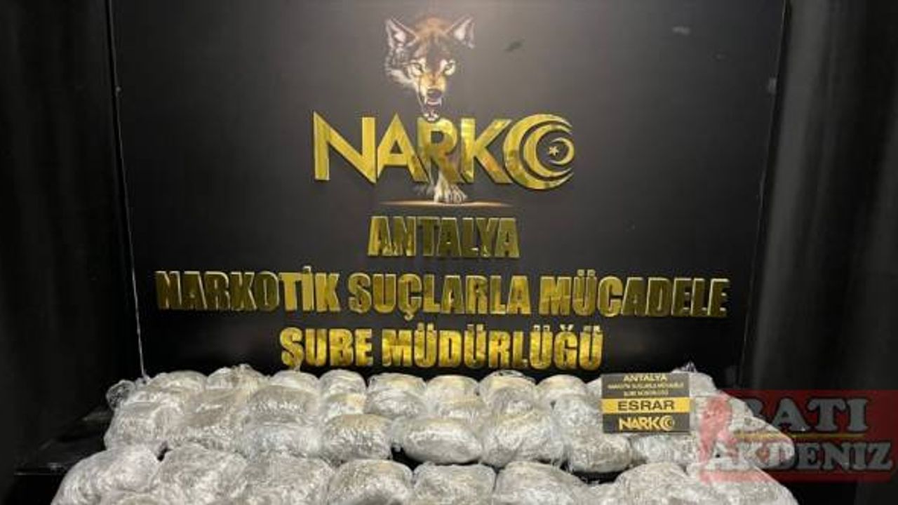 Antalya'da uyuşturucu operasyonunda 9 şüpheli gözaltına alındı