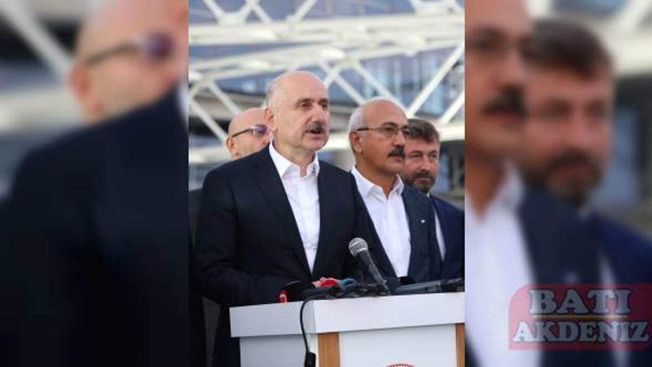 Bakan Karaismailoğlu, yapımı süren Çukurova Havalimanı'nda incelemede bulundu: